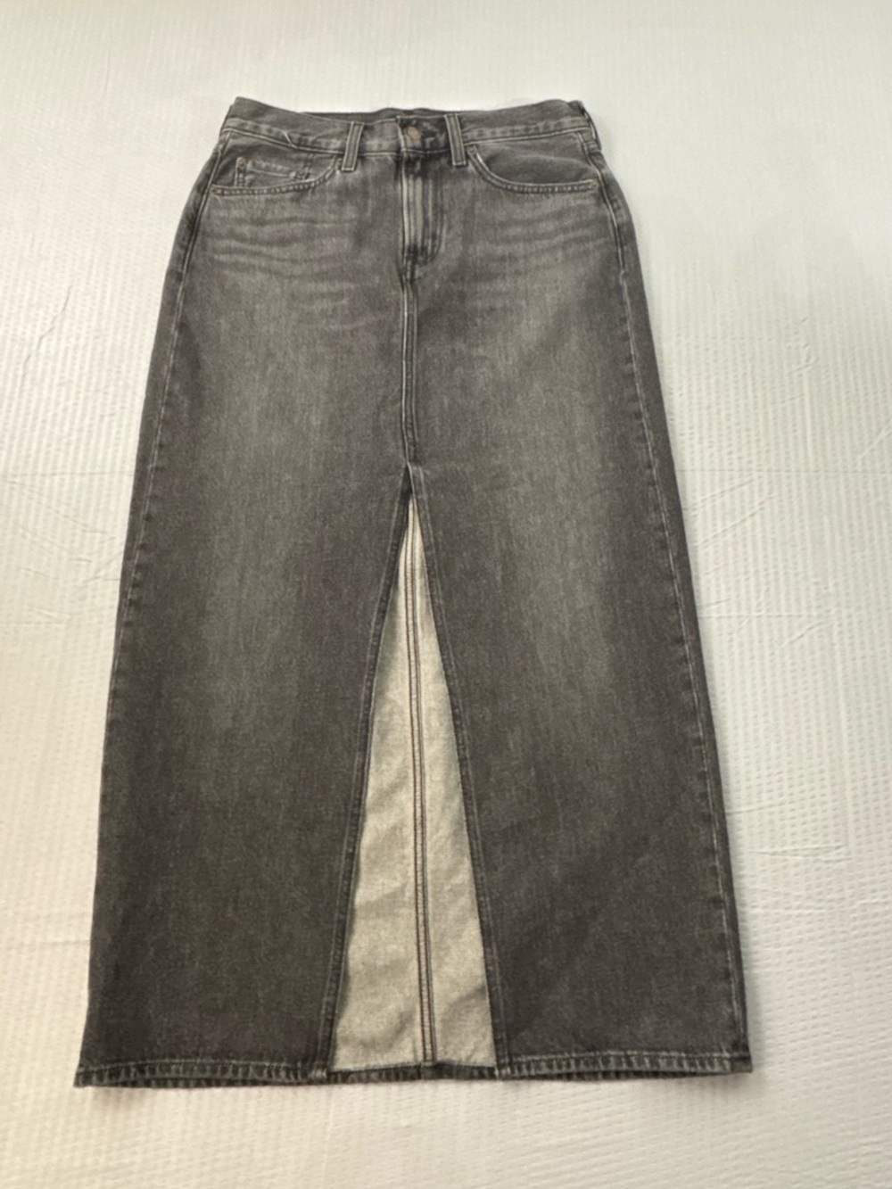 Levi's High Rise Denim Midi Skirt Women's Size 28 0096 - Picture 2 of 8